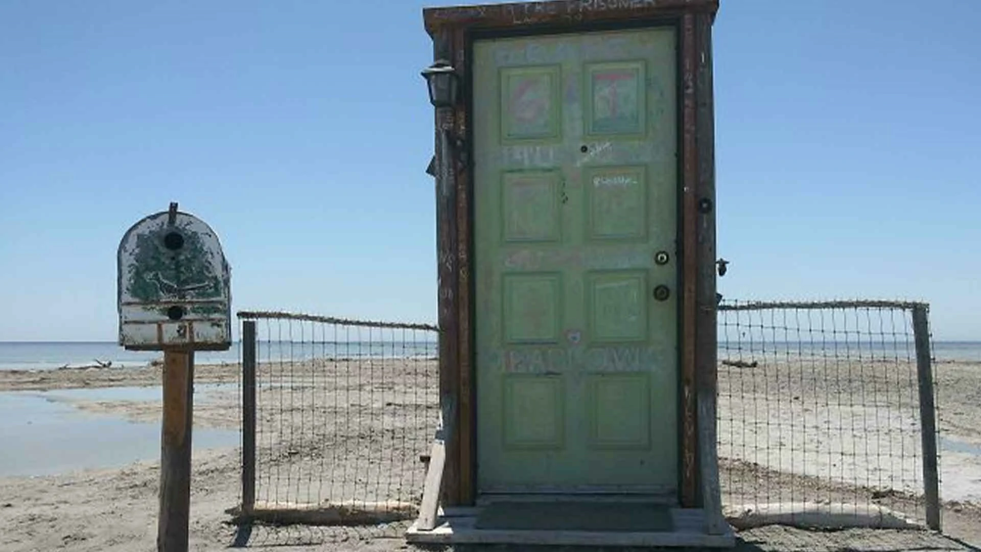 18 Times People Went To The Beach And Found Something They Least Expected