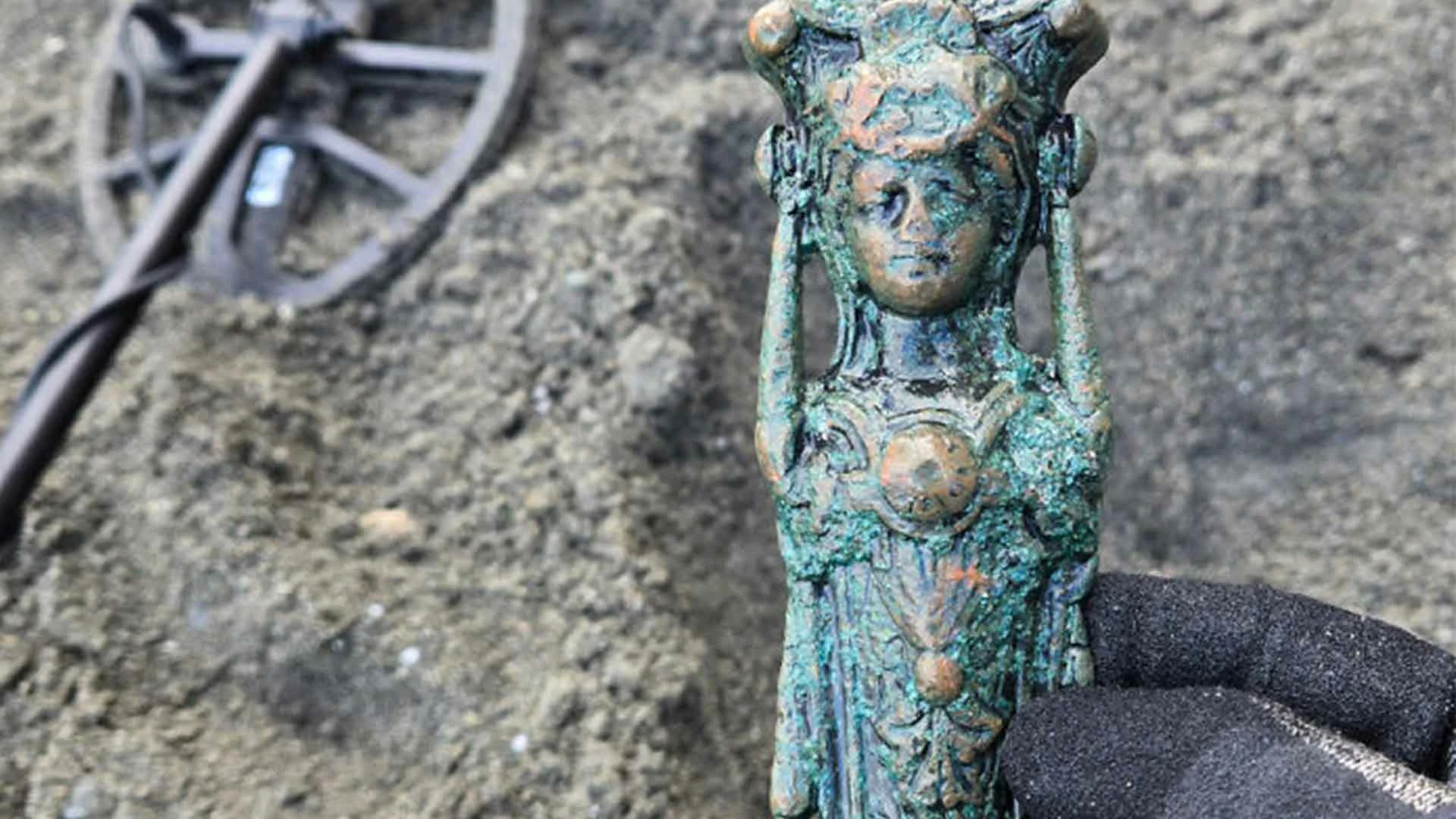 20 Beach Finds That Made People Question Reality
