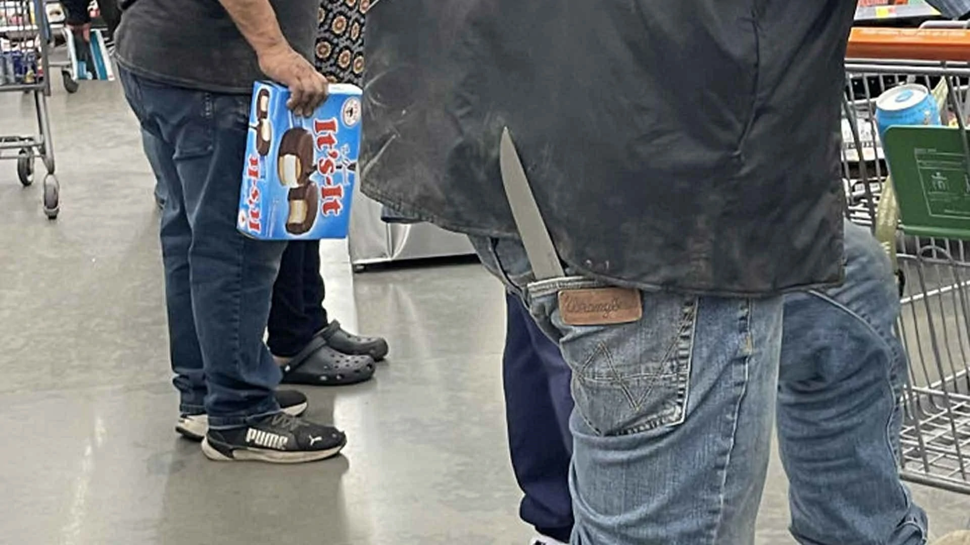 20 Walmart Encounters So Absurd You’d Think They Were Staged