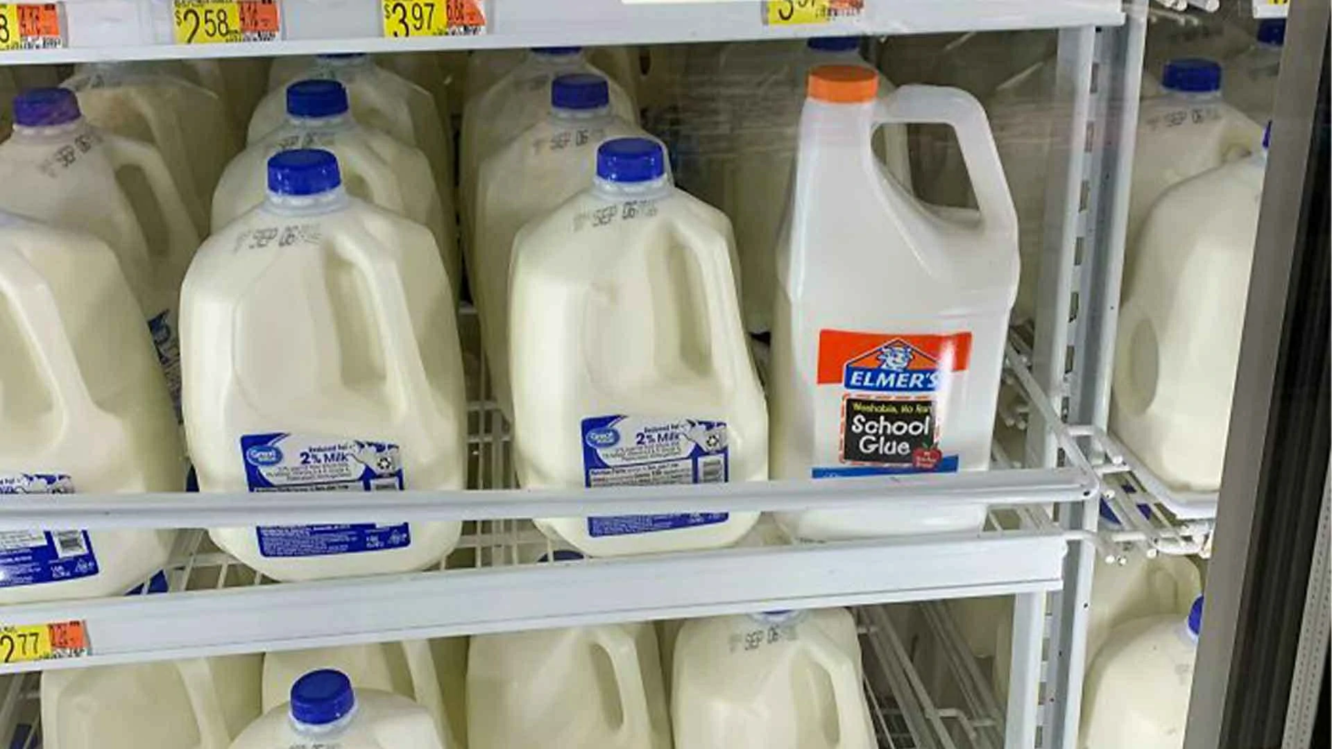 20 Walmart Encounters So Absurd You’d Think They Were Staged
