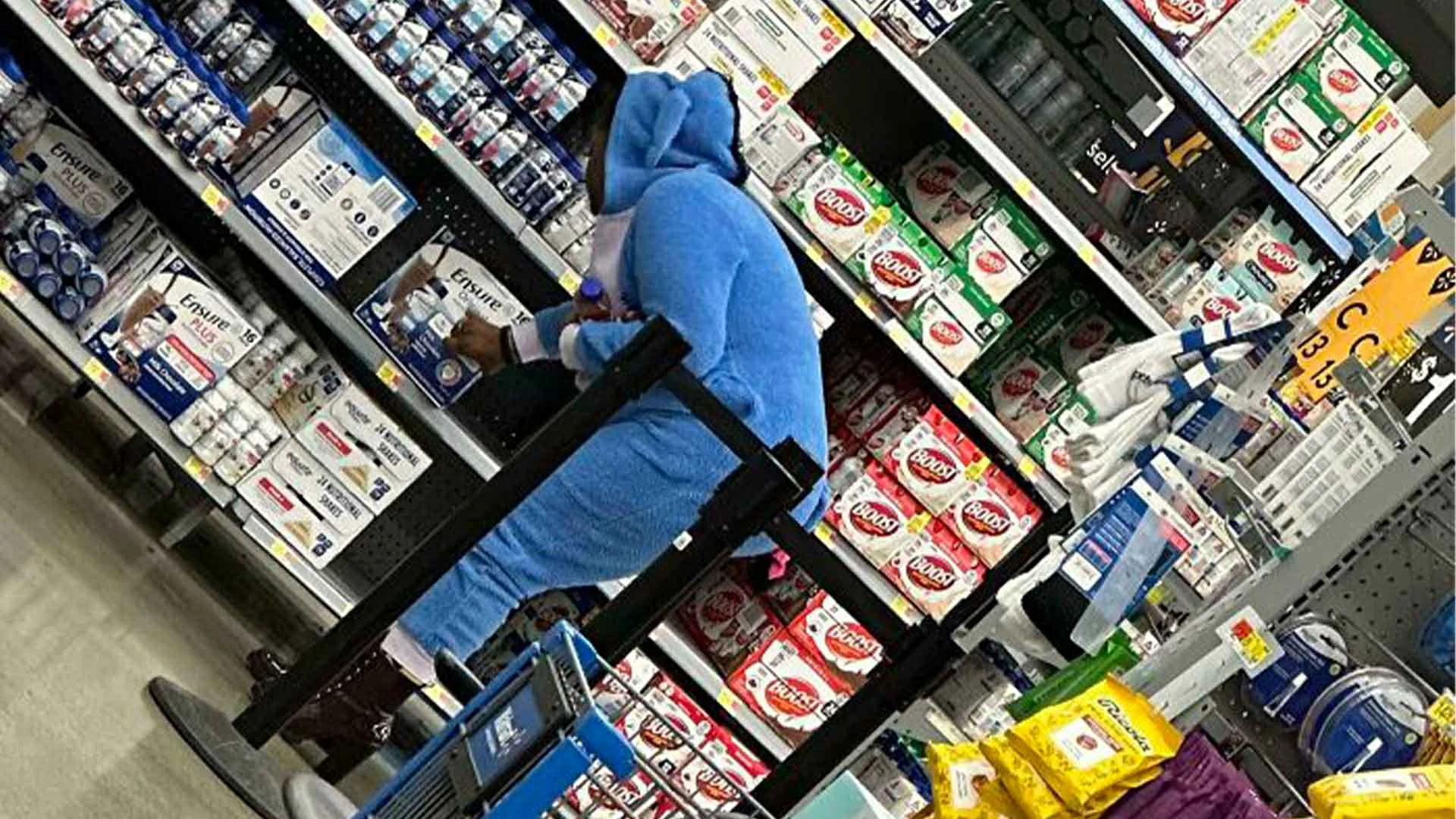 20 Walmart Encounters So Absurd You’d Think They Were Staged