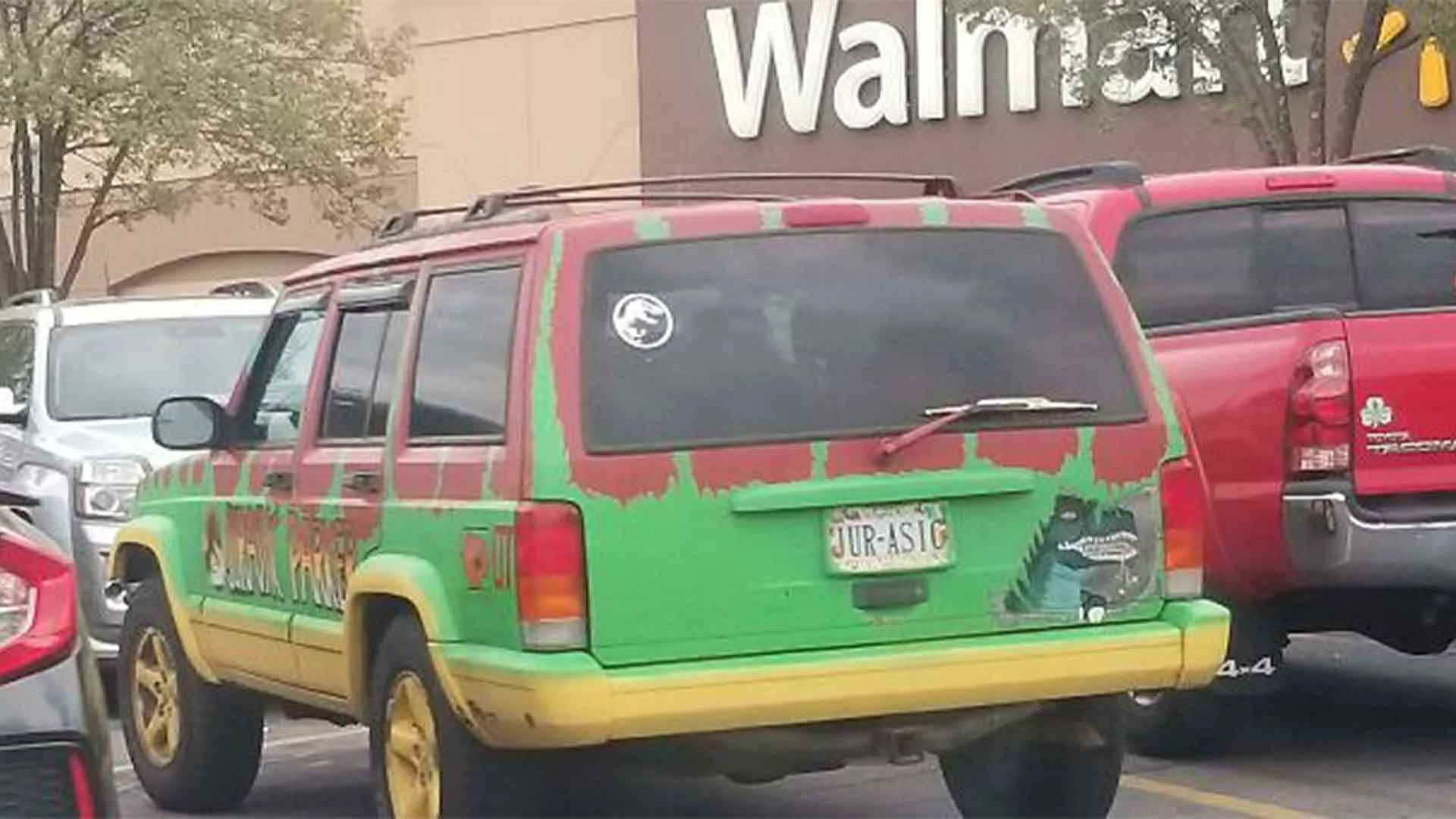 20 Walmart Encounters So Absurd You’d Think They Were Staged