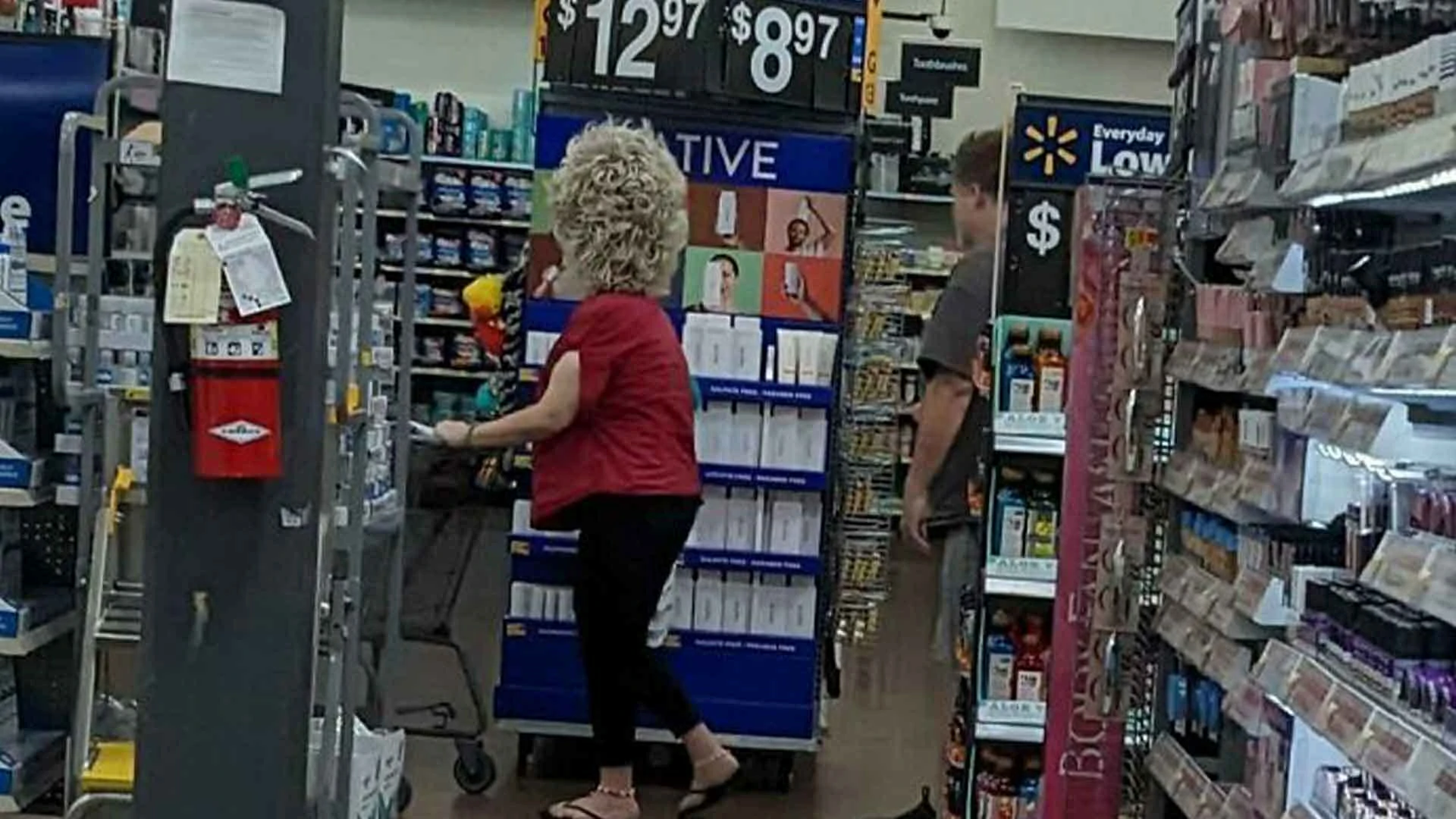 20 “Walmart People” Pics That Are As Funny As They Are Confusing