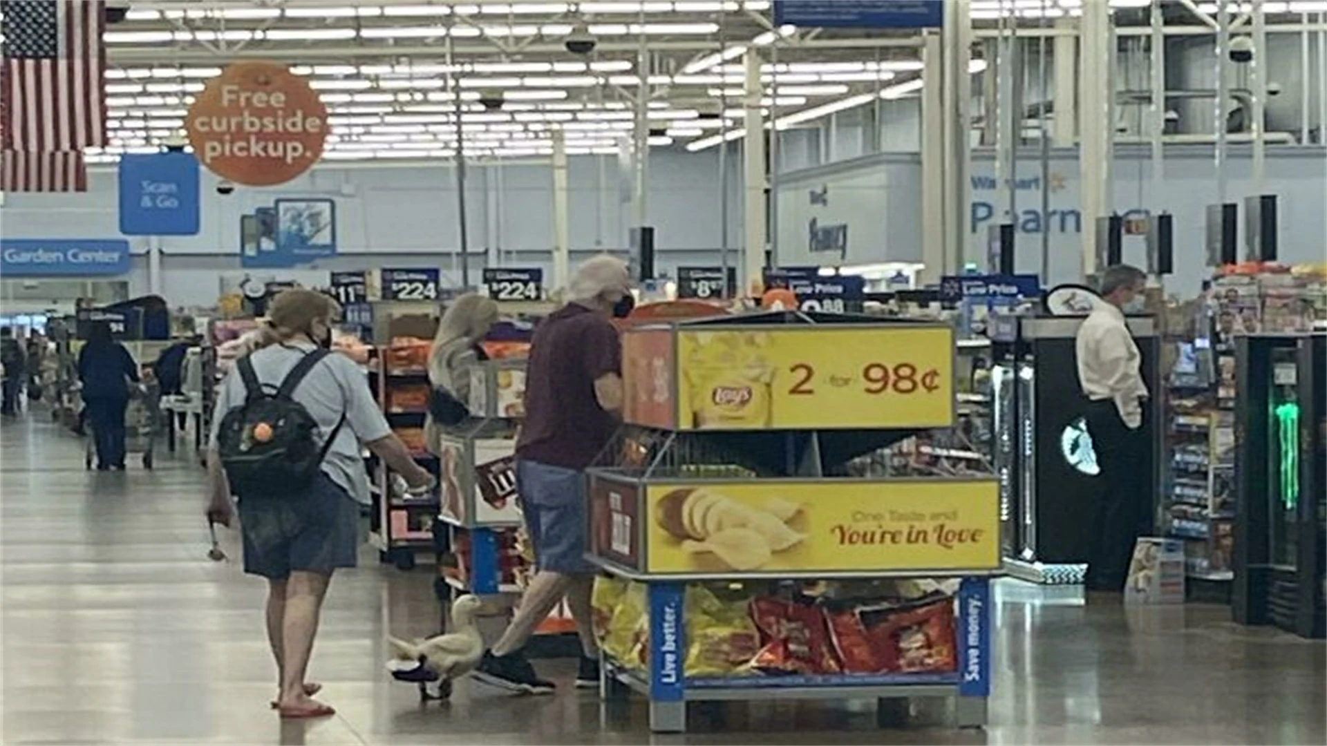 20 “Walmart People” Pics That Are As Funny As They Are Confusing