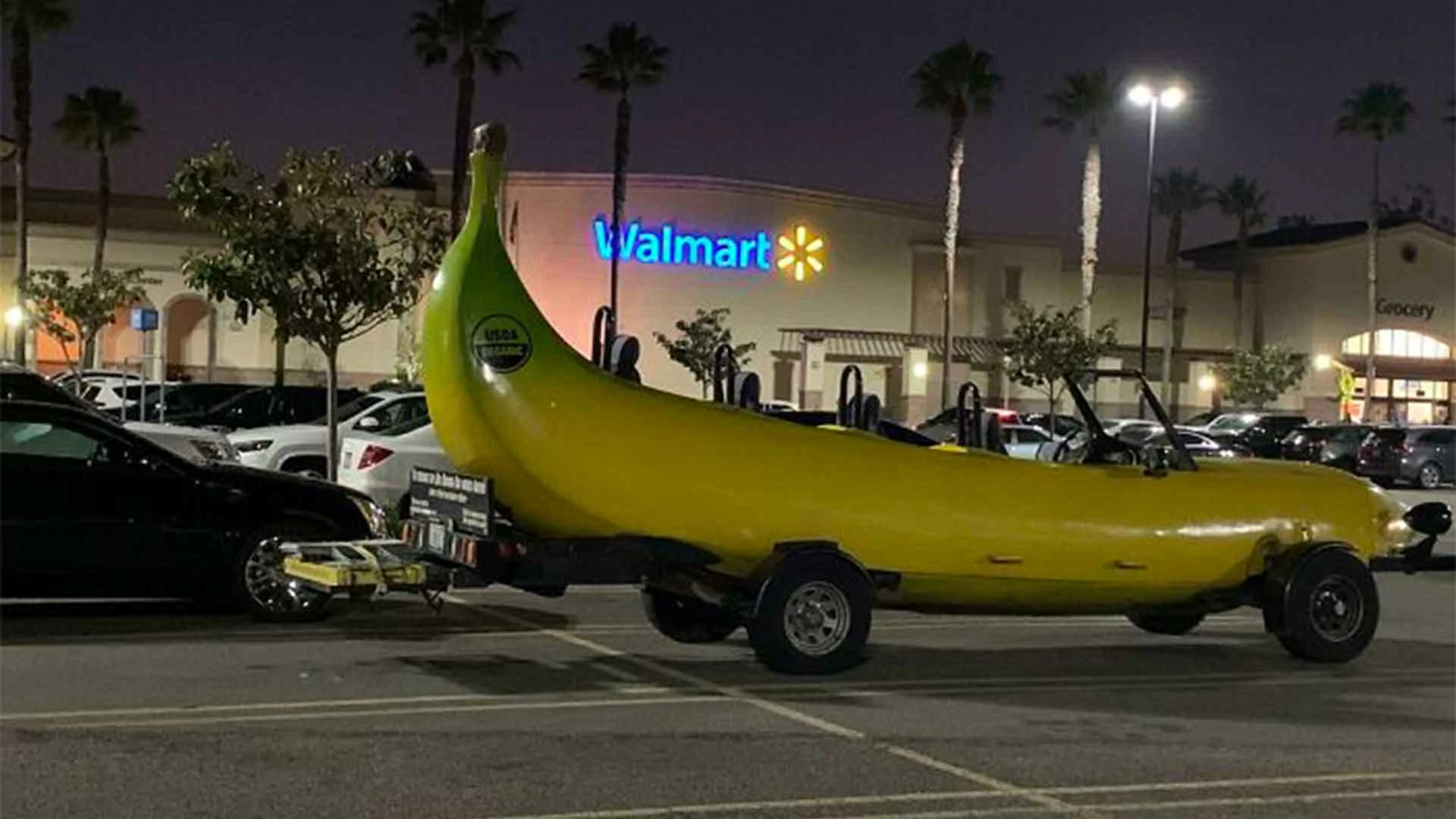 20 “Walmart People” Pics That Are As Funny As They Are Confusing
