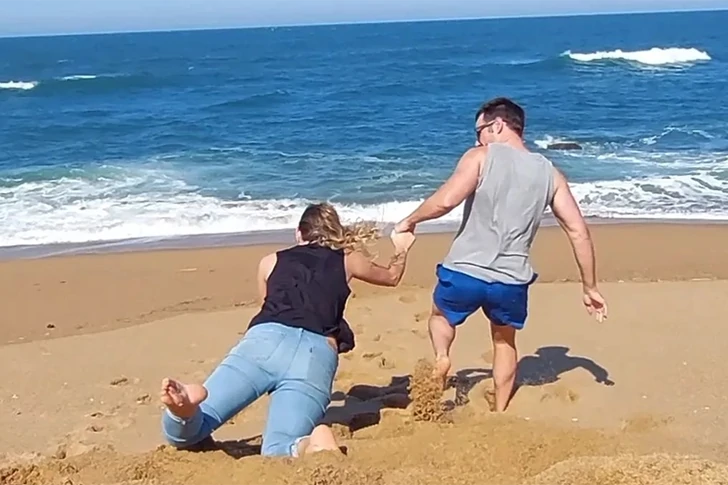 39 Awkward Vacation Photos You Absolutely Should See