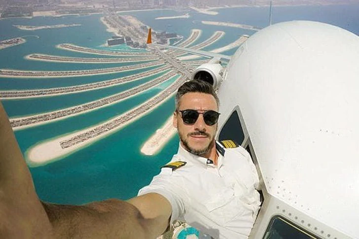 42 Unusual Airport Photos