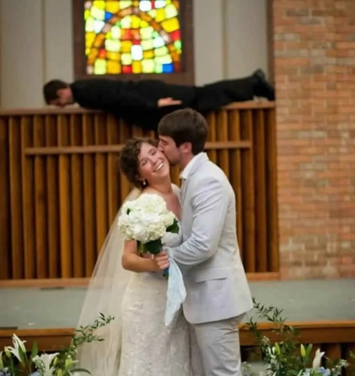 Des photos de mariage amusantes font que les gens se sentent désolés pour les mariés