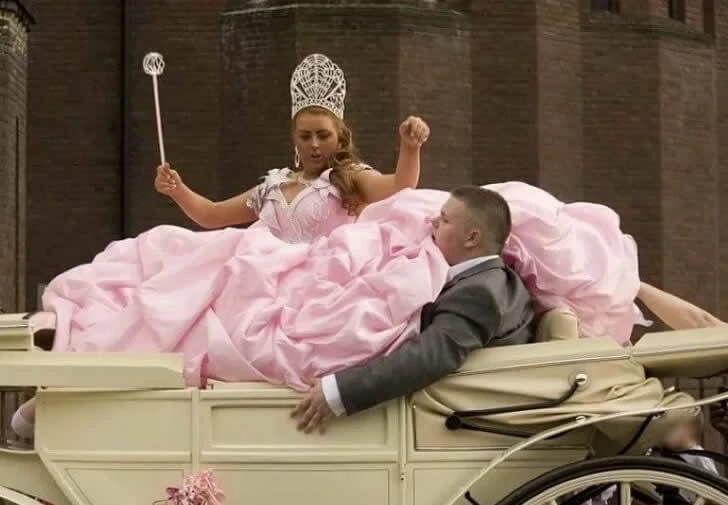 Des photos de mariage amusantes font que les gens se sentent désolés pour les mariés