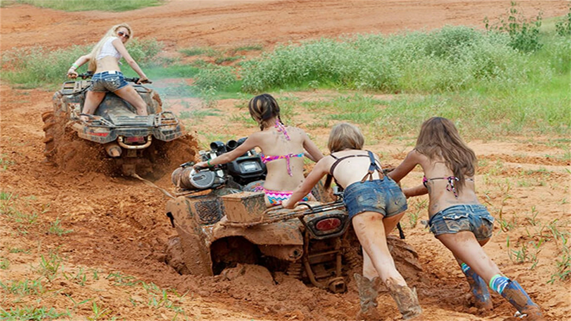 Intriguing Photos Of Country Girls Rocking The Rough And Tough Lifestyle