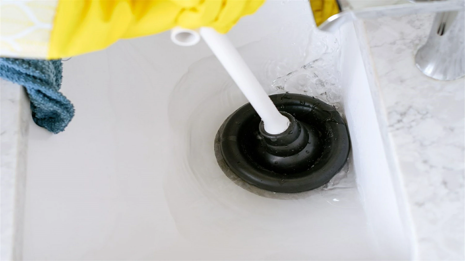 Need to unclog a drain? This method is the simplest and most cost-effective!