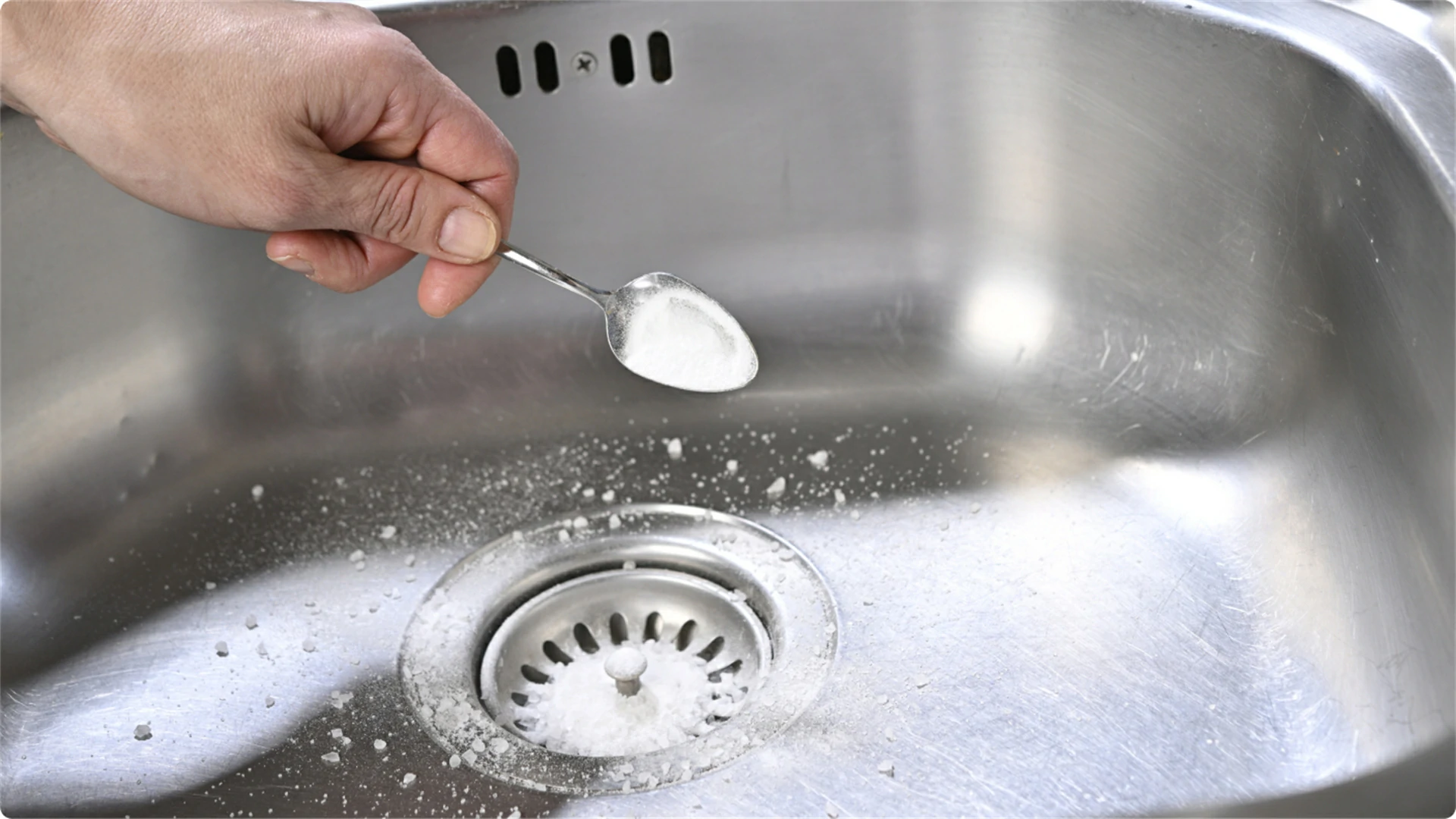 Need to unclog a drain? This method is the simplest and most cost-effective!