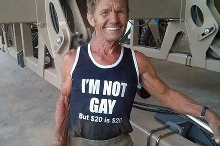 The seller had no knowledge of the photos of these T-shirts.