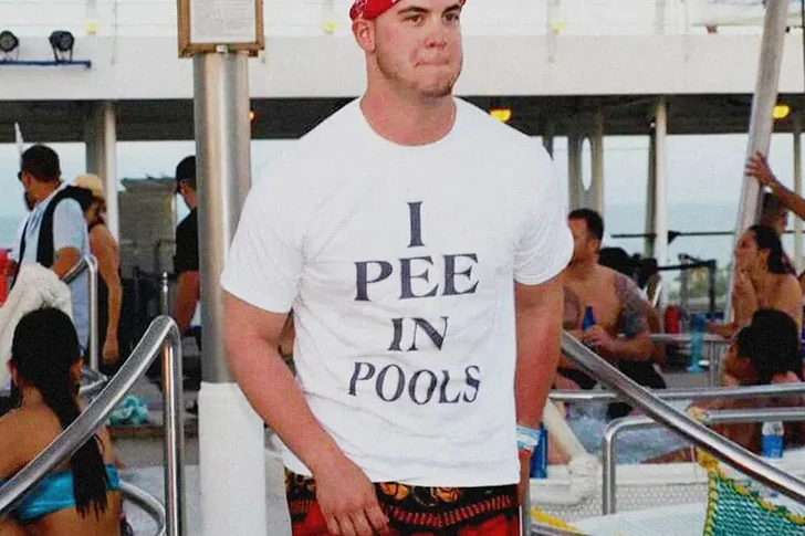 The seller had no knowledge of the photos of these T-shirts.